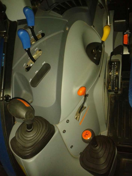 Ciągnik New holland t4.75
