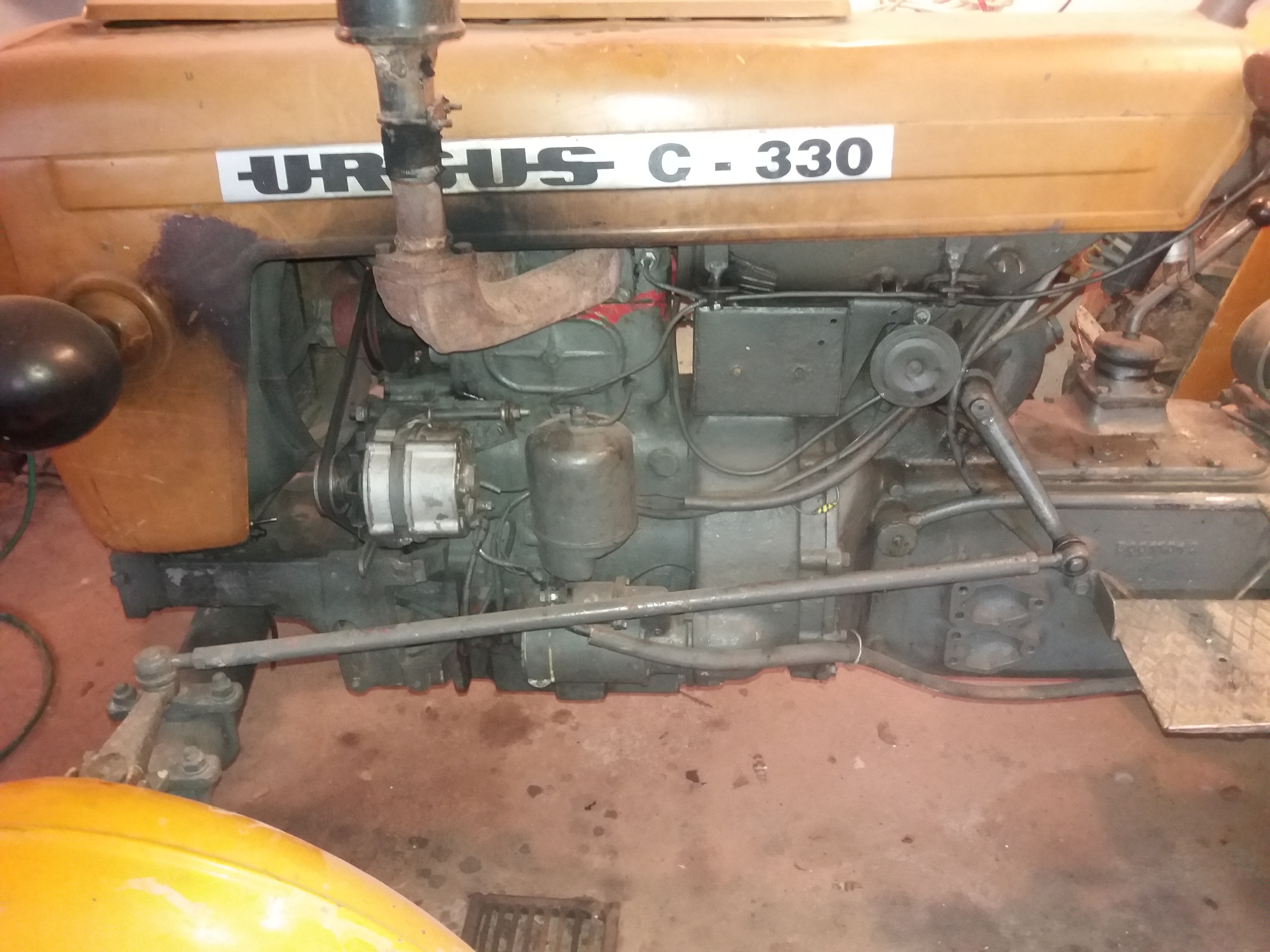 Sprzedam ciągnik C328
