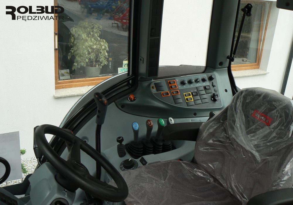 Ciągnik rolniczy Valtra T133 HiTech - maszyna demonstracyjna 2015