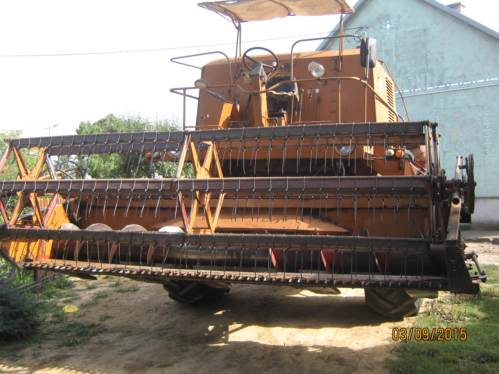 Sprzedam kombajn bizon z056