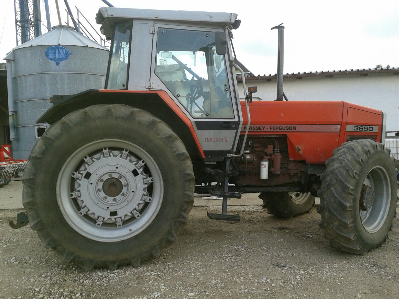 Massey Ferguson 3690