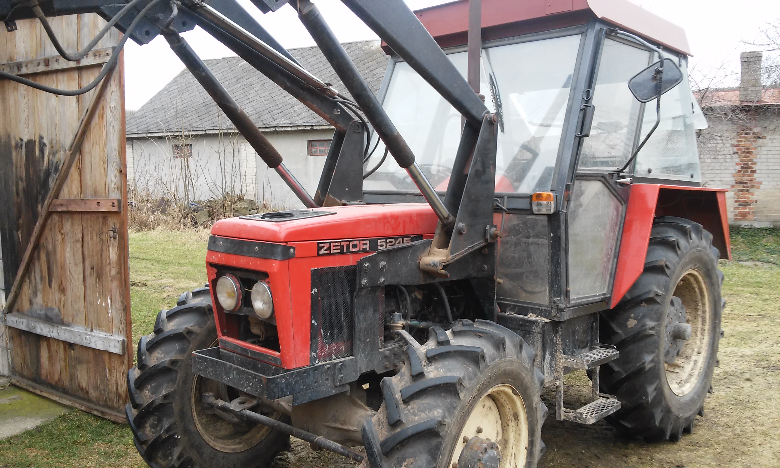 Zetor 5245 z turem