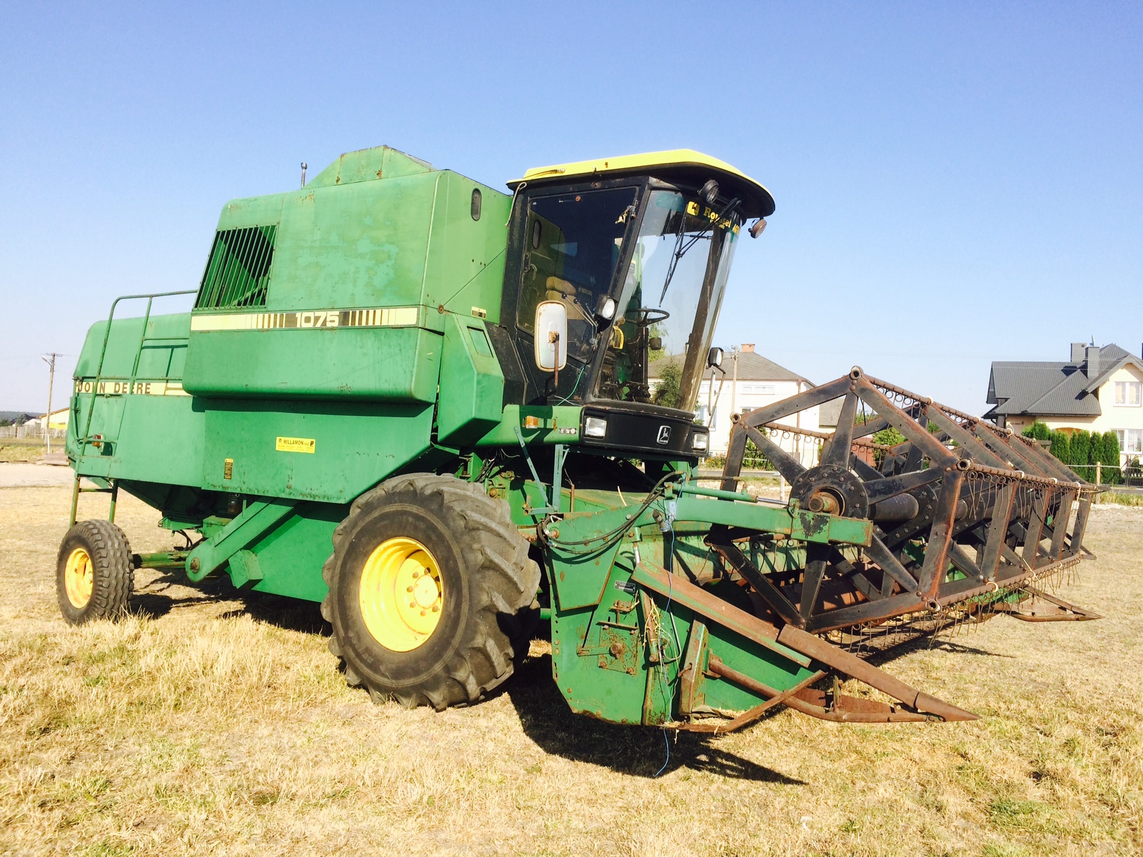  John Deere 1075
