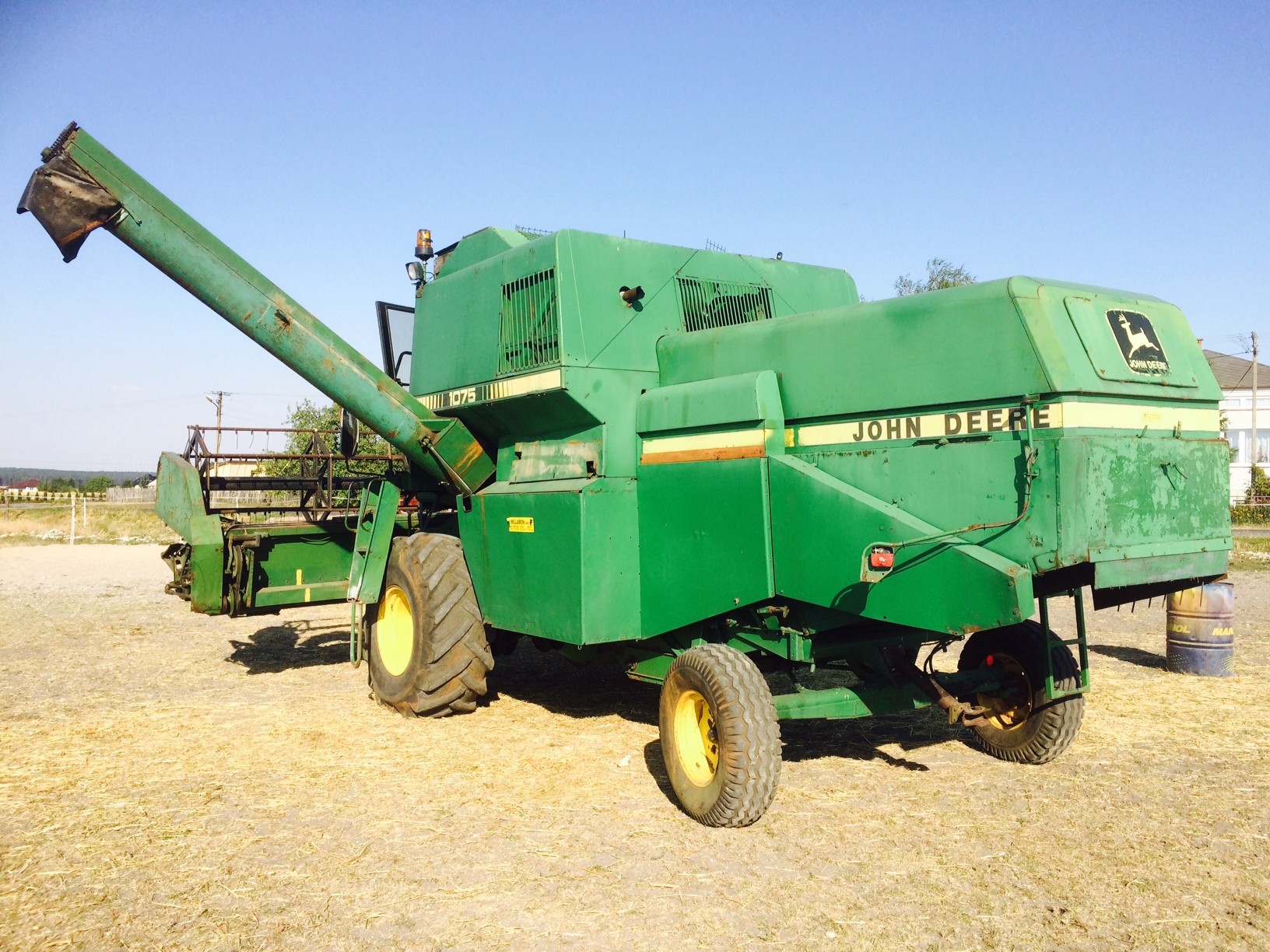  John Deere 1075