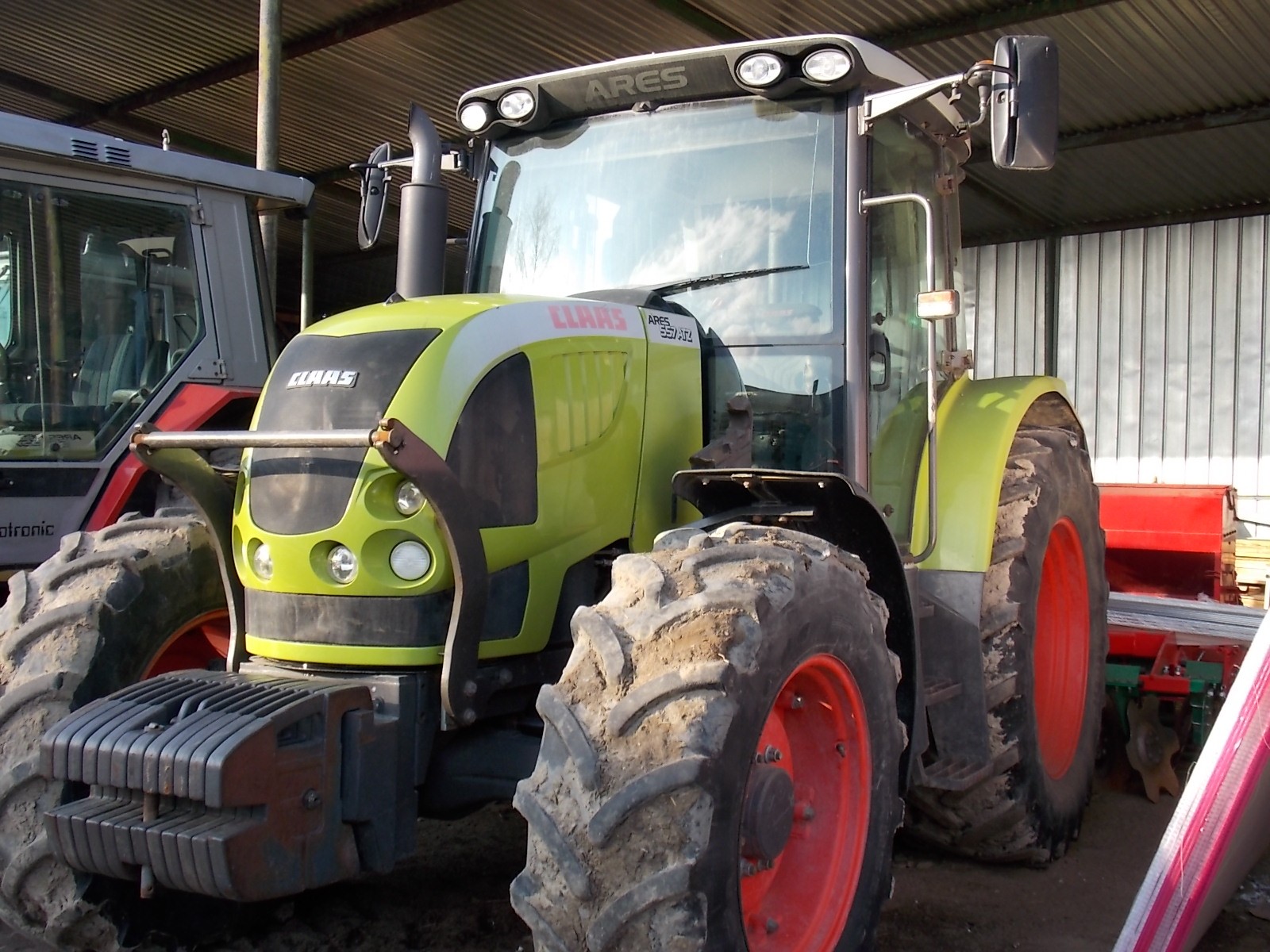 CLAAS ARES 557