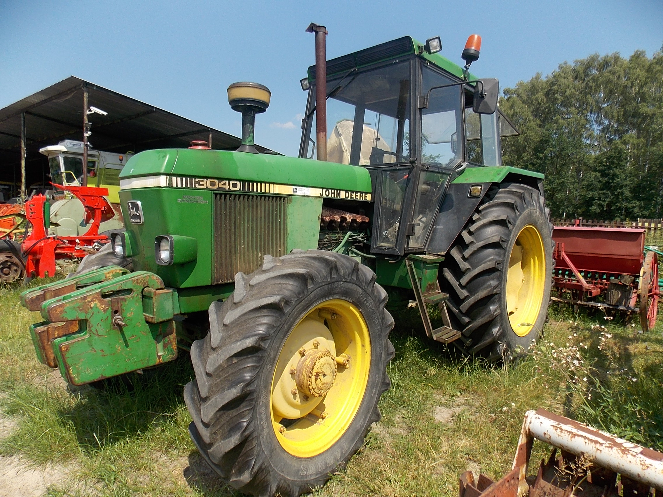 John Deere 3040