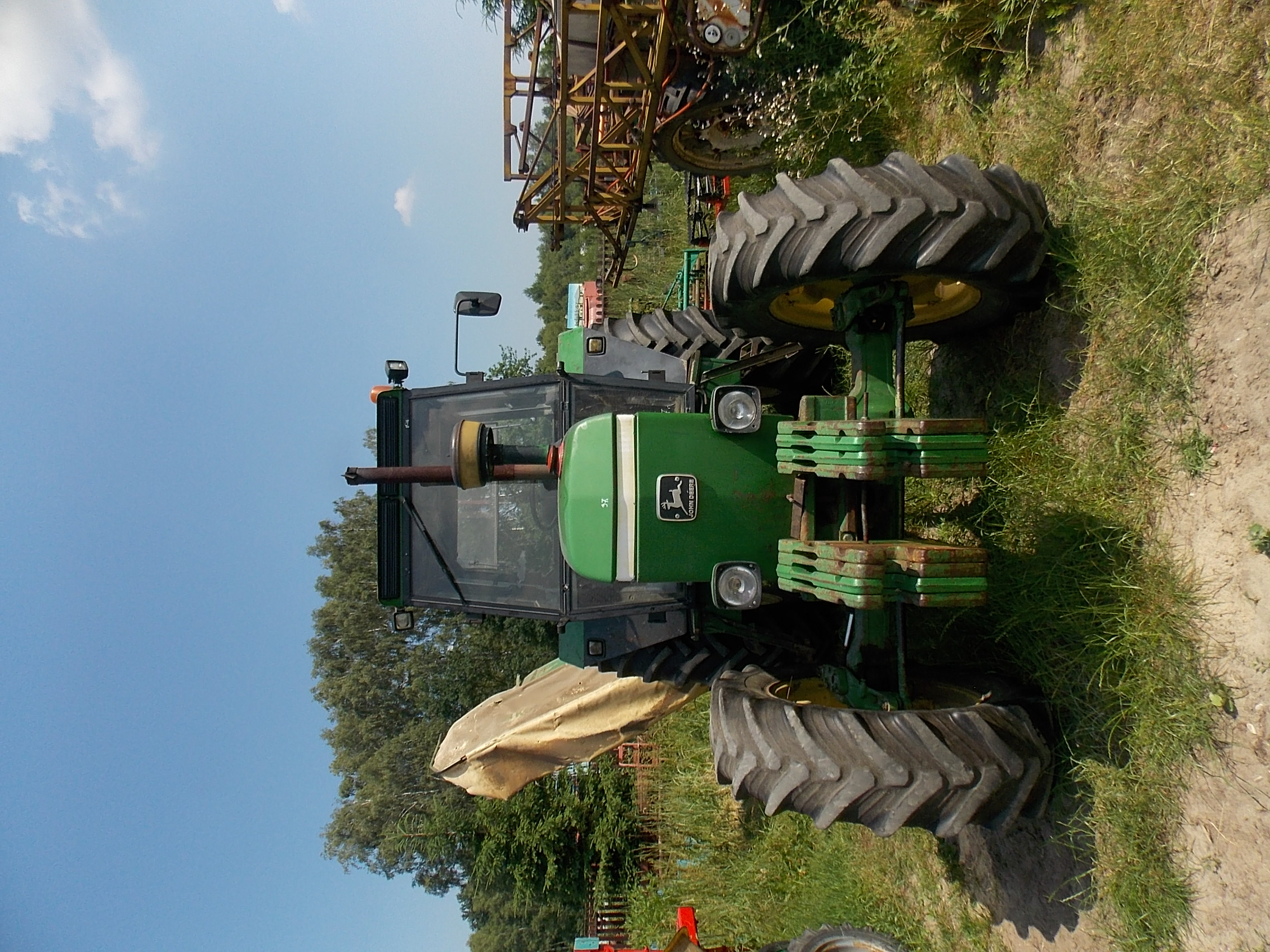 John Deere 3040