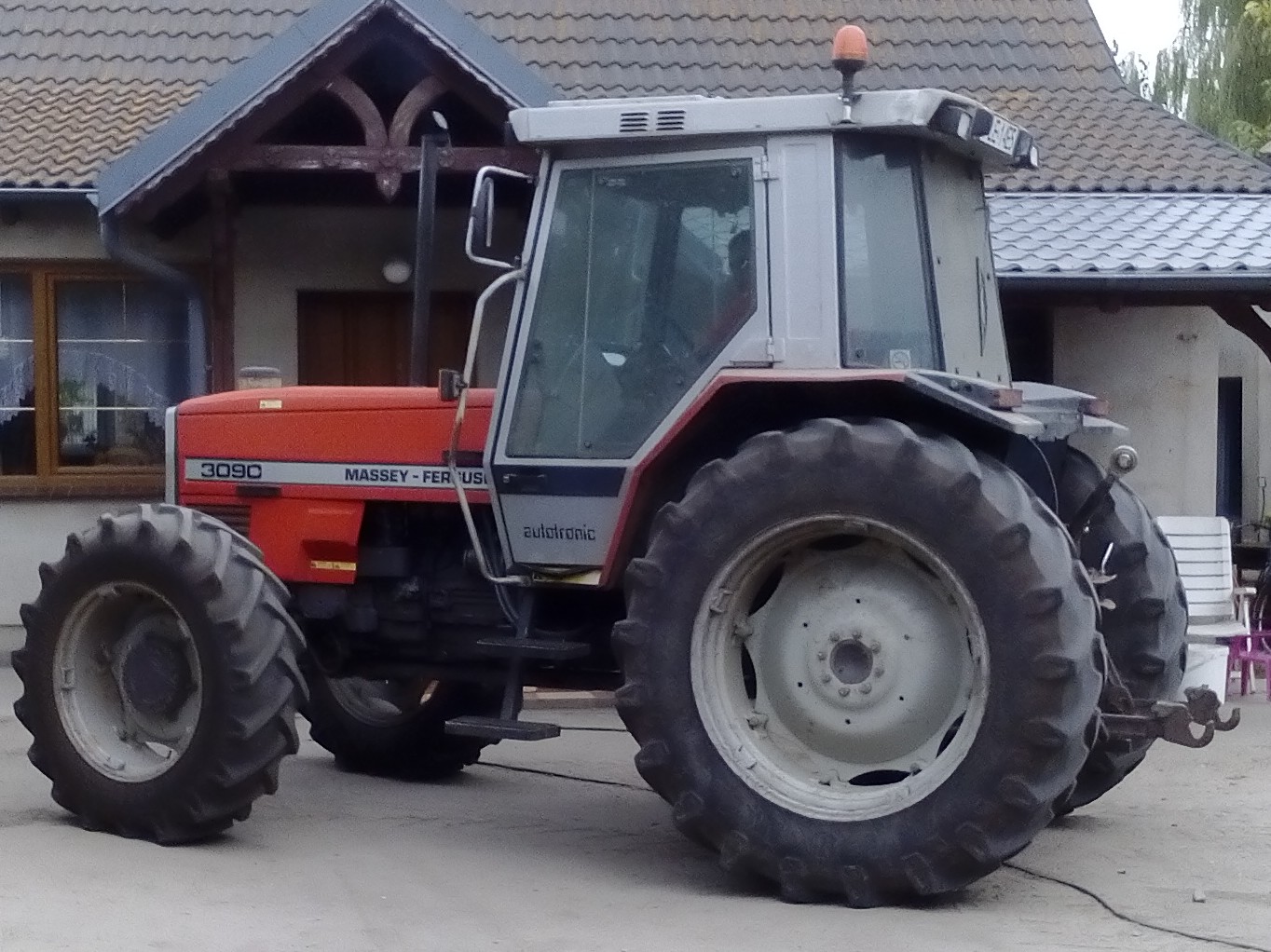 ciągnik rolniczy Massey Ferguson 3090 