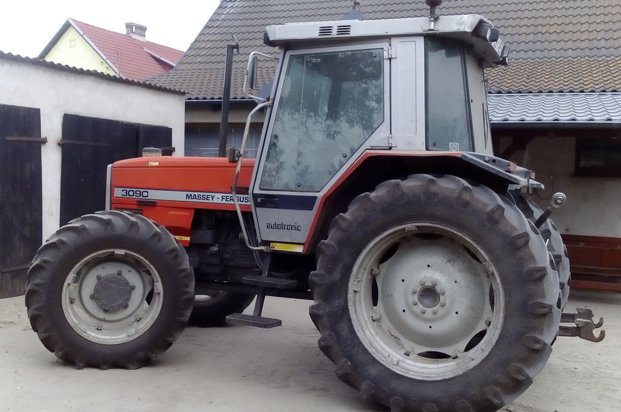 ciągnik rolniczy Massey Ferguson 3090 