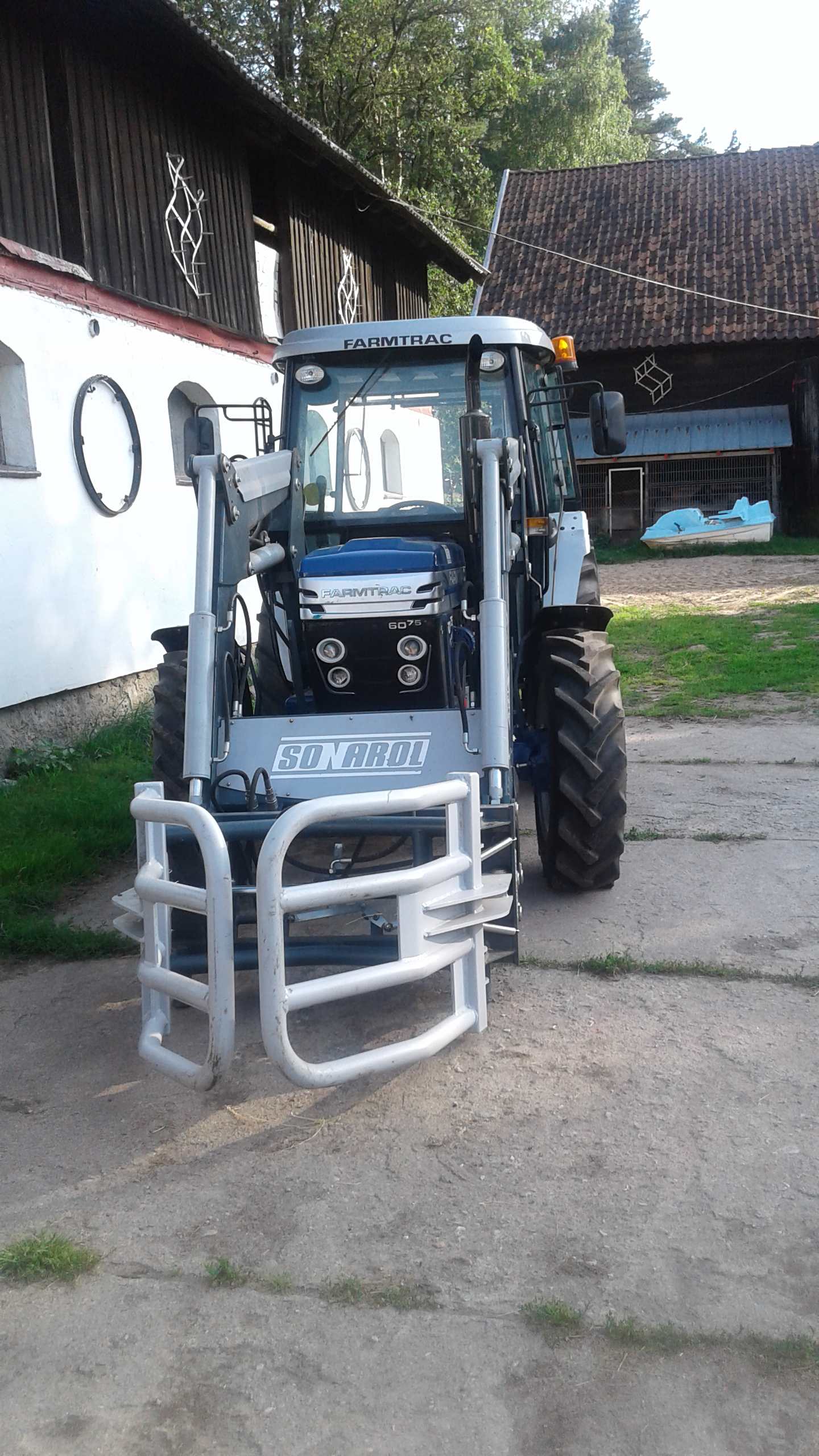 Ciągnik FARMTRAC 6075DT HERITAGE