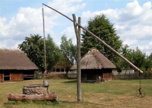  Ukraina. Oddamy stare drewniane budynki do rozbioru, wies do zagospodarowania. 