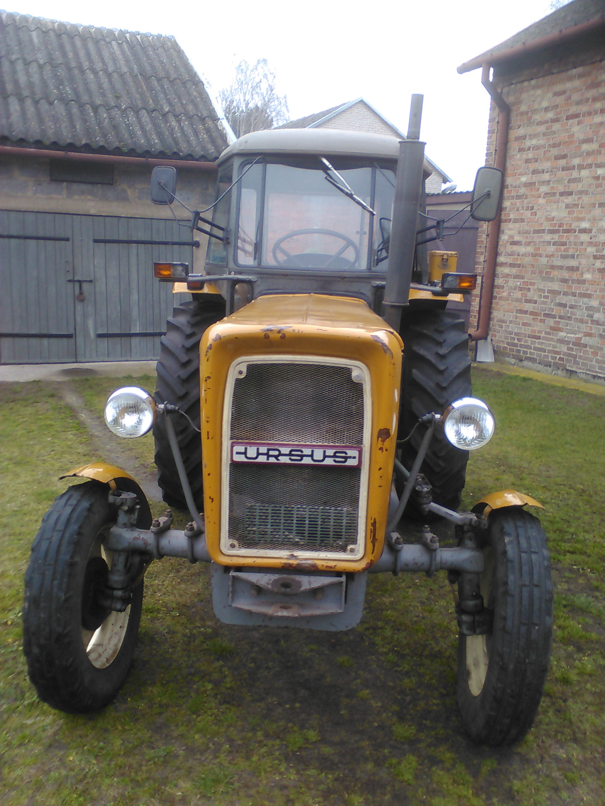 Ciągnik Ursus C-355