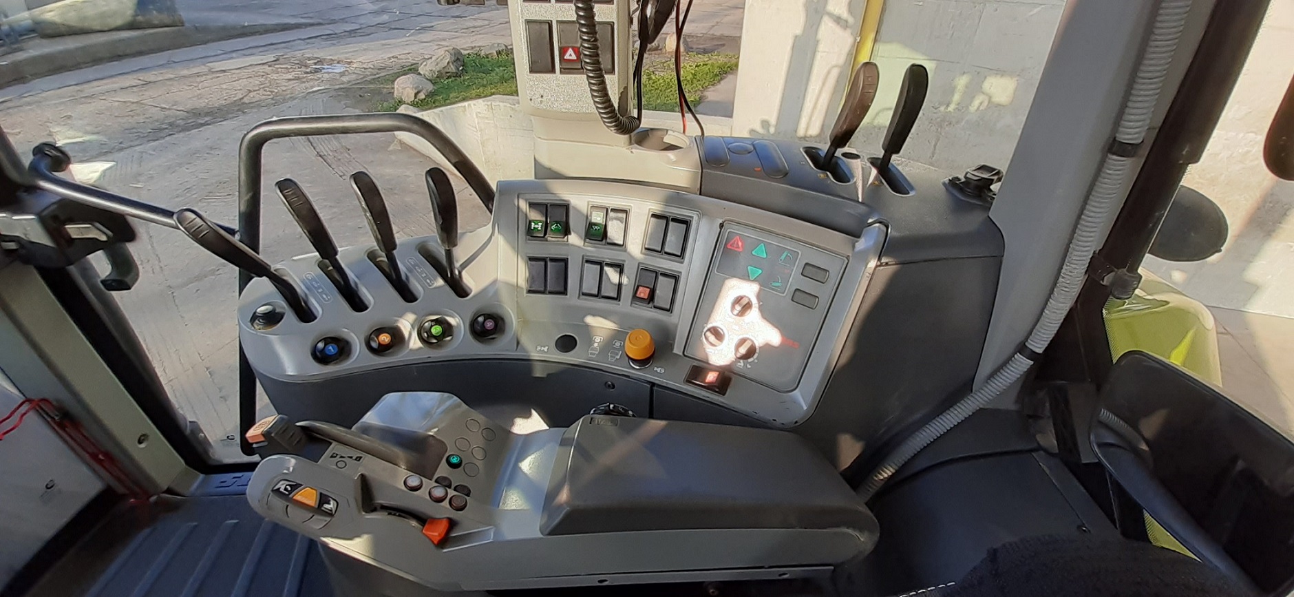Claas Axion 850