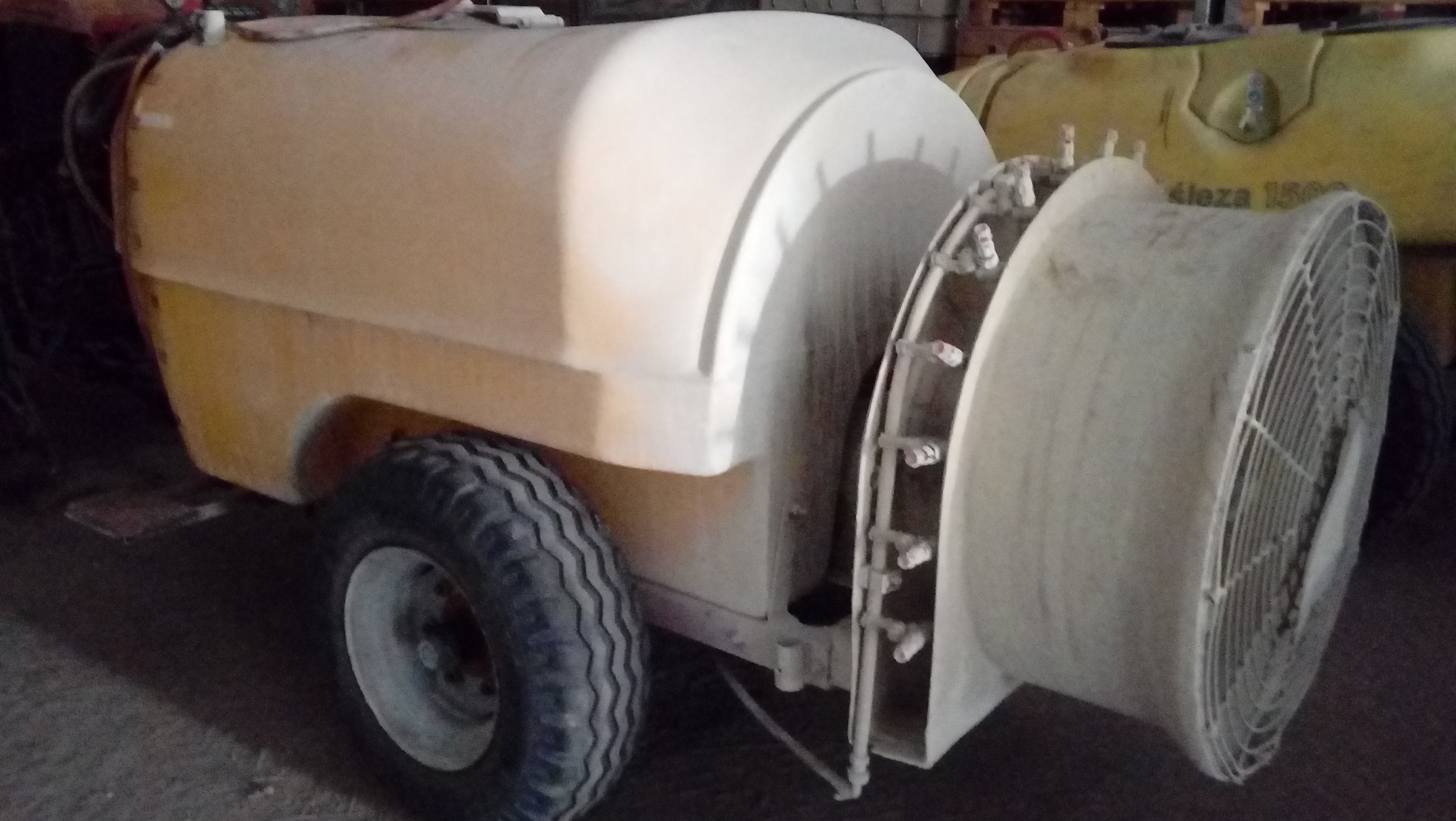 Sprzedam opryskiwacz sadowniczy - Kaspol 1500 L