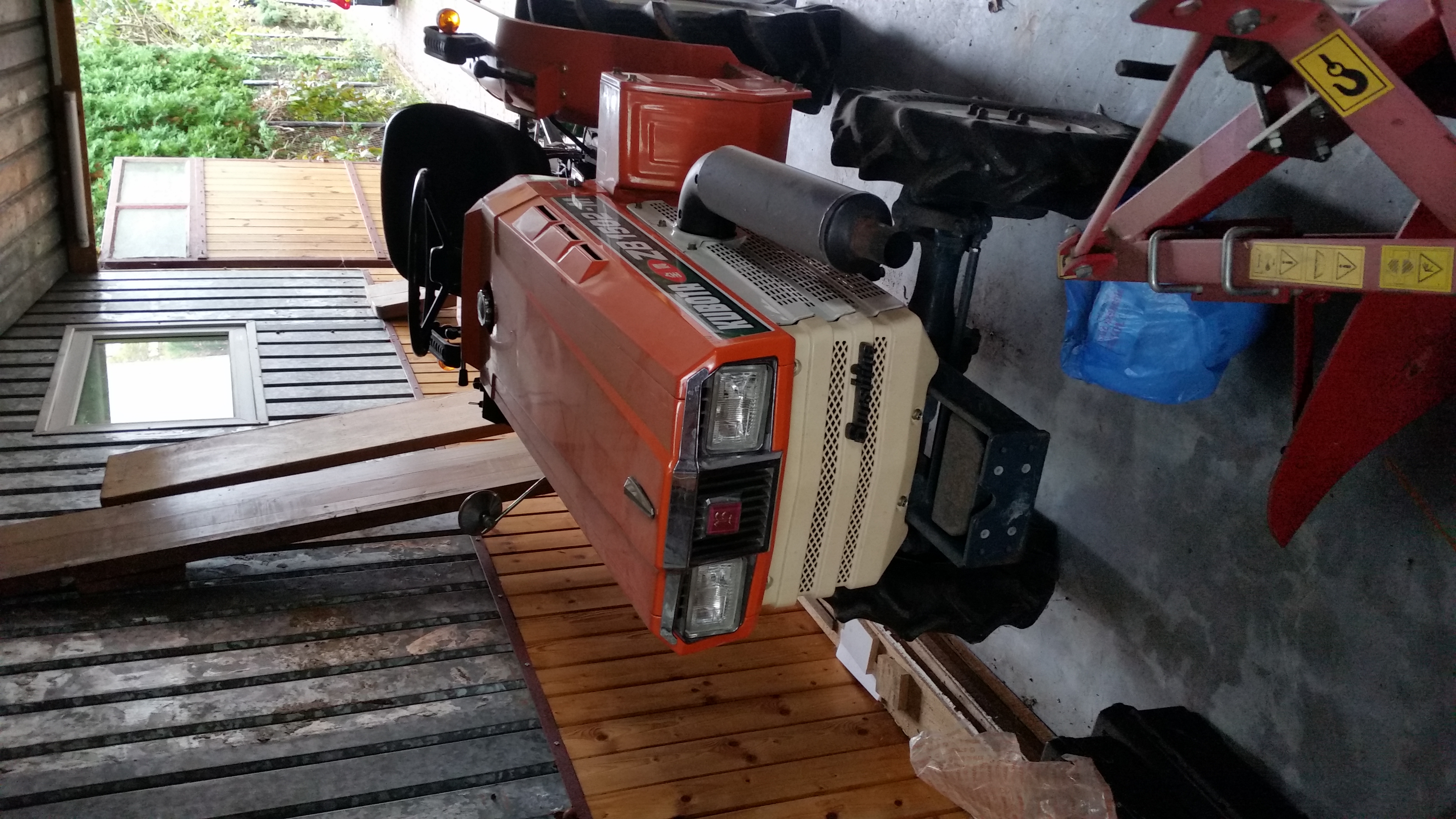 traktorek z glebogryzrką kubota 1502